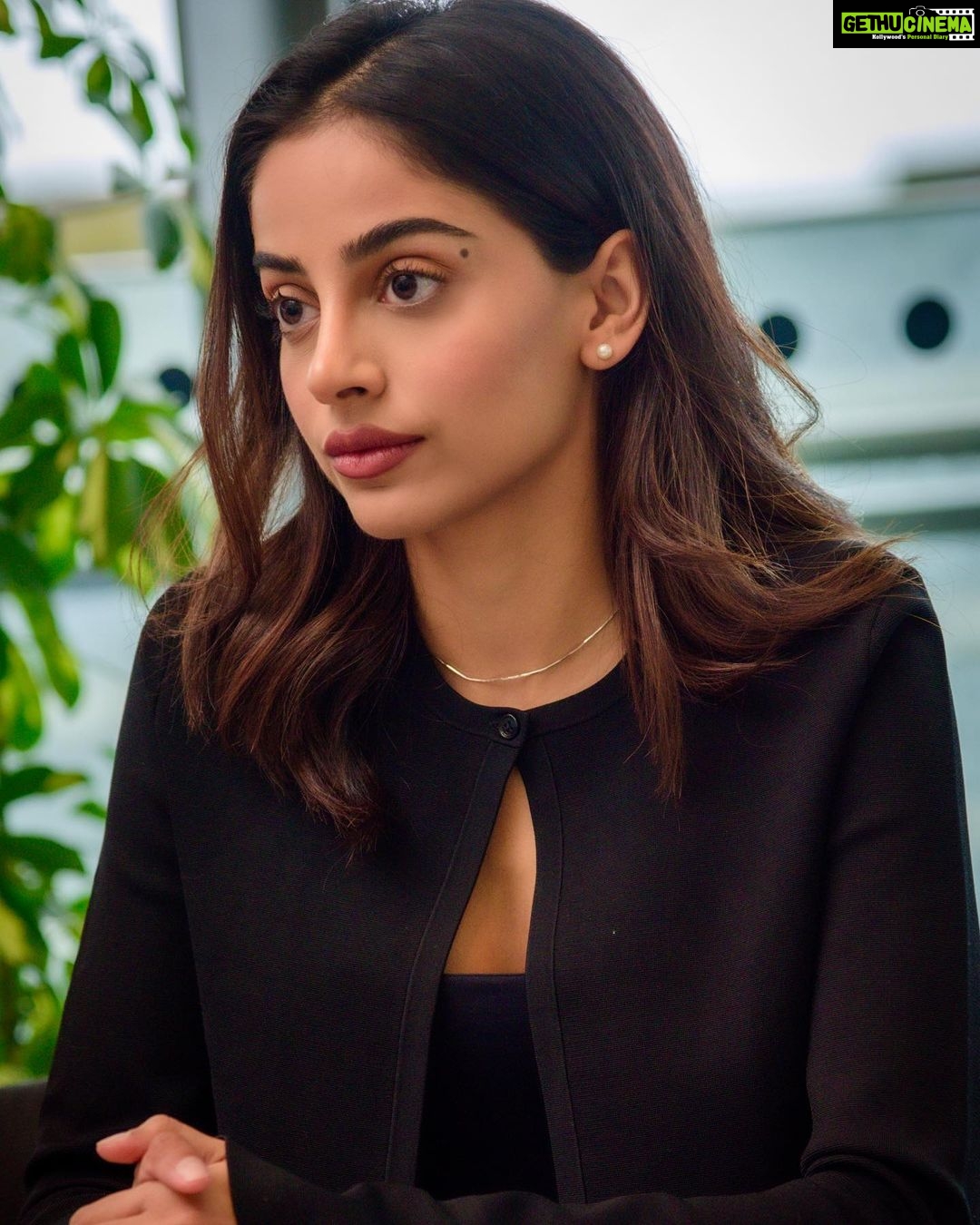 Banita Sandhu Ke Bare Mein