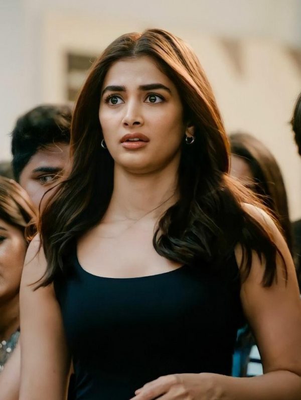 Pooja Hegde Ke Baare Mai