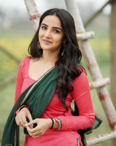 Jasmin Bhasin Ke Bare Mein